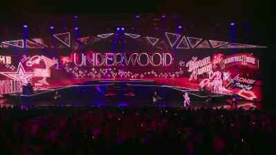 Like I brought you
to the desert - Carrie Underwood: Reflection