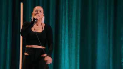 Like, I don't know
whose skin tone they're matching, - Iliza Shlesinger: Hot Forever