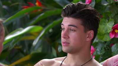 LIKE I'M HONEST AND OPEN ABOUT
IT, AND IT'S SOMETHING THAT I - Love Island