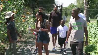 LIKE, LITERALLY EVERYBODY HAS A
GIFT TO SHARE. - Harlem Globetrotters: Play It Forward