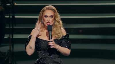 -Like, snob crying.
-[AUDIENCE GIGGLES] - An Audience with Adele