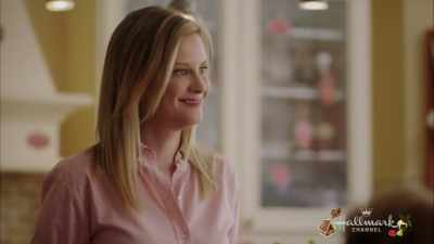 Like, the colors,
the ambiance, the menu. - Love You Like Christmas