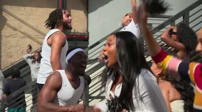 ♪ Like the twerk team ♪ - Sweet Life: Los Angeles
