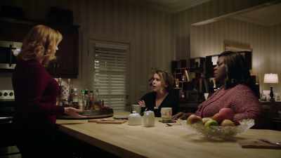 - Like what?
- Guns? - Good Girls