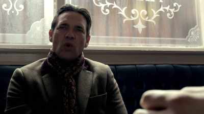 Like wild animals
on the savannah. - Snatch