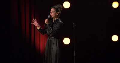Like, if you wake them up,
their deep training kicks in? - Jenny Slate: Stage Fright