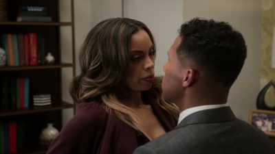 Lilly: [Grunts] - Tyler Perry's The Oval