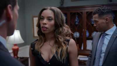 Lilly: I was talking to him.
How long? - Tyler Perry's The Oval