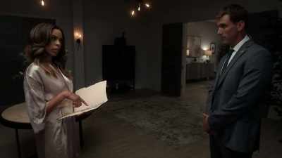LILLY: IS THIS THE SAME MAN
THAT WAS ON THE PLANE WITH ME? - Tyler Perry's The Oval