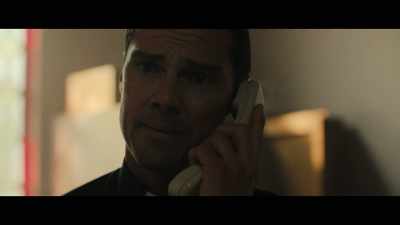 [Lilly on phone] Hello, Julian. - Scrublands