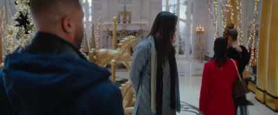 [lilting music playing] - Meet Me Next Christmas