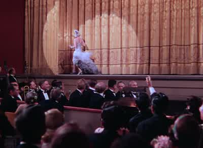 Lina: What am I gonna do? - Singin' in the Rain