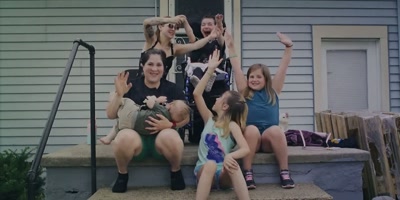 -Lina's got two... Lina's got two arms up.-[laughs] - Monster Factory