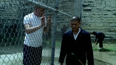 Lincoln, we have a problem. - Prison Break