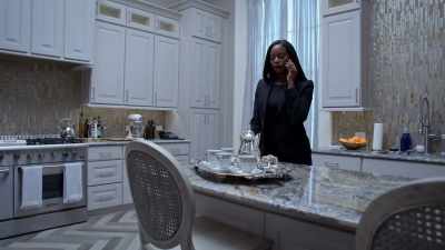 [Line ringing]
[Priscilla sighs] - Tyler Perry's The Oval