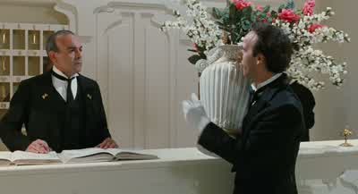 -lio, ecco l'uovo di strue'e'o. - Life Is Beautiful