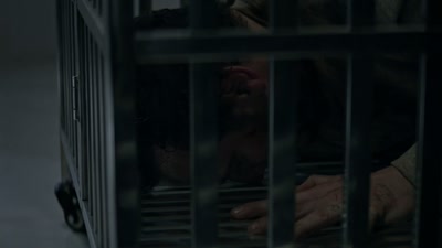 [lips squeaking]
Little rat? - The Collective
