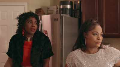 - Lisa, they can eat.
- They'll be all right. - Rain for Christmas