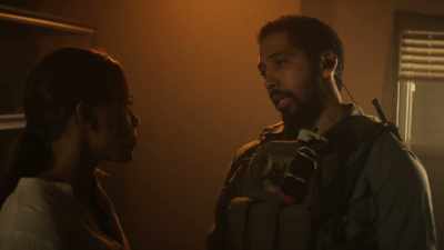 Lisa... get to the convoy. - SEAL Team
