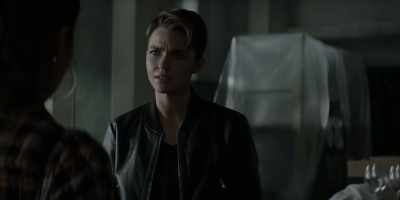 Listen, even if I wanted to go,
I could never do that to my dad. - Batwoman