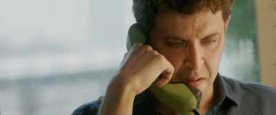 Listen,
I want nobody there. - Kaabil