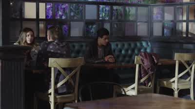 Listen, I'll meet you outside? - 13 Reasons Why
