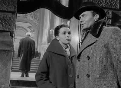 - Listen! - It seemed unusually
long tonight, didn't it? - The Man Between