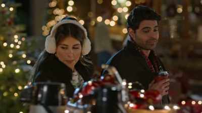 Listen, I've been working
my job for a long time, - Holiday Crashers