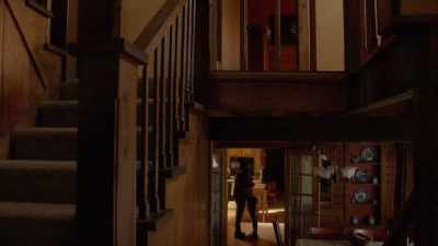 -Listen, you know what you saw.
-I'm not so sure anymore. - The Unsettling