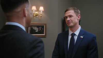 LISTEN, MAX, WE'VE GOT
A PROBLEM. - Tyler Perry's The Oval