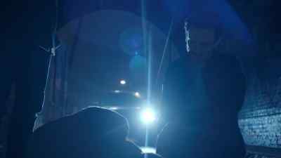 Listen to me,
Inspector Drummond. - Humans