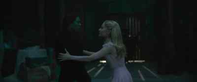 Listen to me. Just…
Just say you're sorry. - Wicked