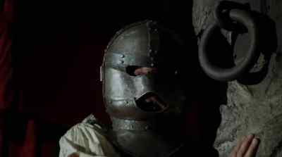 Listen to me. - The Man in the Iron Mask
