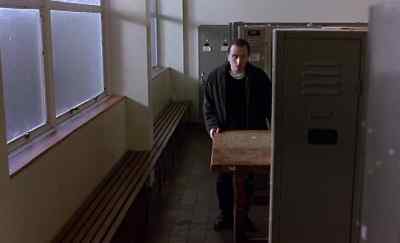 - Listen to me.
- Why did you give me the note? - Captives