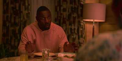 Listen, she threw me
under the bus, all right? - Turn Up Charlie