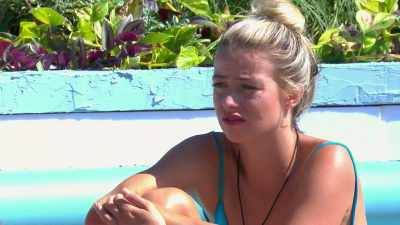 >> LITERALLY SHE LOOKED AT ME
AND SAID, "HE'S SMOOTH." - Love Island