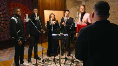 Literalmente nada. - Pentatonix: Around the World for the Holidays
