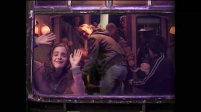 [lively music] - Harry Potter 20th Anniversary: Return to Hogwarts