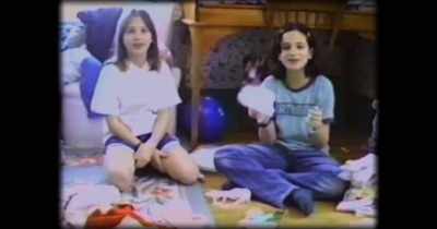 -Lives on.
-[Abby laughs] - Jenny Slate: Stage Fright