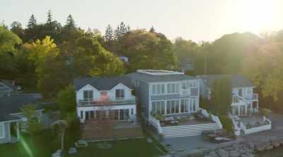 Living here on the Niagara River,
it's just so stunning. - World's Most Scenic River Journeys