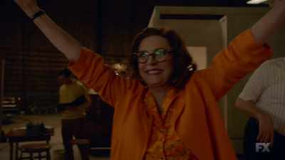 Livvie! Oh, my darling. - FEUD