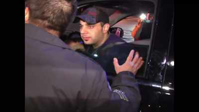LIZ: But Lutfi never seems
to really exit the picture. - Framing Britney Spears