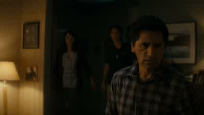 Liza, get Chris in the car now. - Fear the Walking Dead