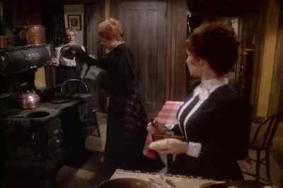 Lizzie, what are you
going to do? - The Legend of Lizzie Borden