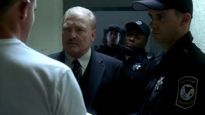 LJ, hold up. Hold up. - Prison Break