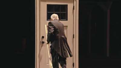 [llamando a la puerta] - The Confession Musical