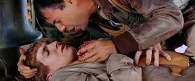 - L'm cold.
- OK. You're gonna be OK. - Catch 22