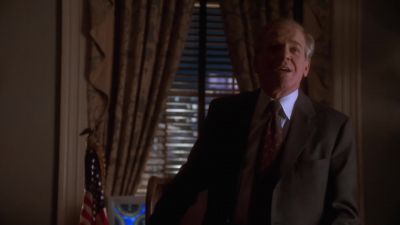 -l'm Leo McGarry.
-Yes, sir. - The West Wing