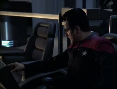 L'm picking up two bio readings - Star Trek: Voyager