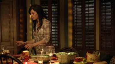 - Lo, can we talk?
- That depends. - Smallville